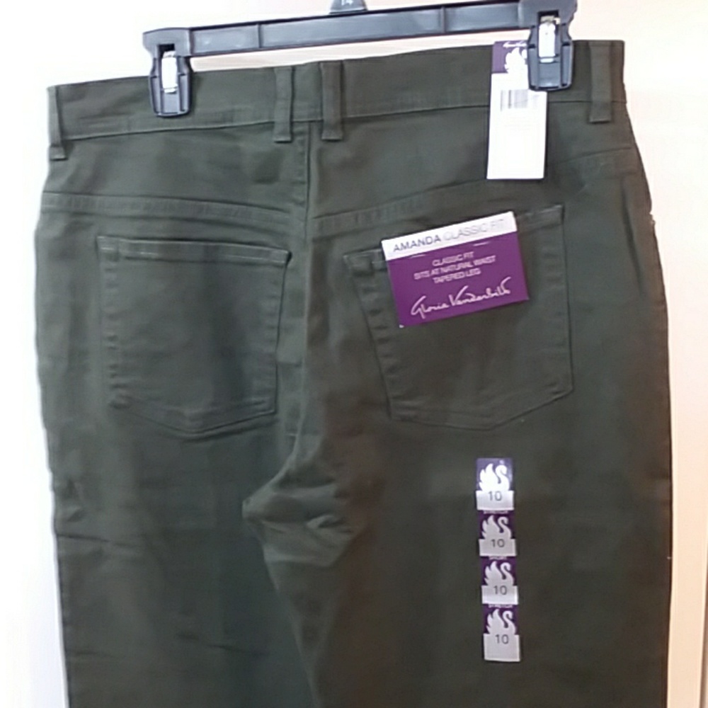 NEW Gloria Vanderbilt Jean